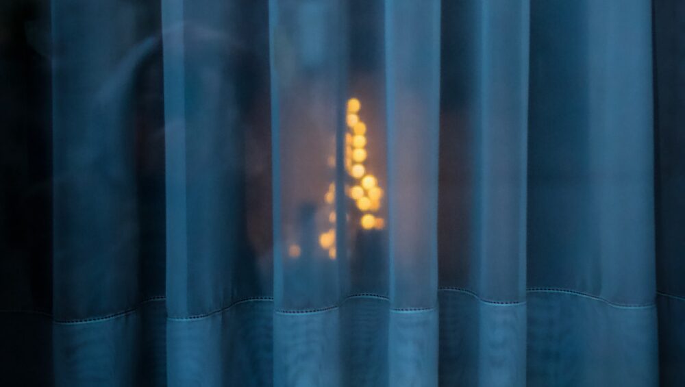 overture,-curtain,-lights